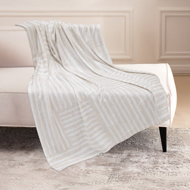 White and Cream Modern Whimsy 50'' x 60'' Soft Plush Blanket with White Backing